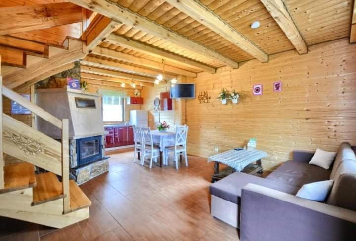 Domki Caloroczne Domkowstwo Bobrka Kültér fotó