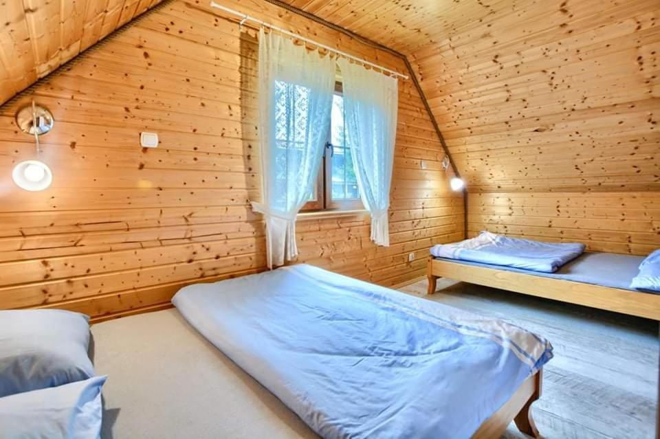 Domki Caloroczne Domkowstwo Bobrka Kültér fotó
