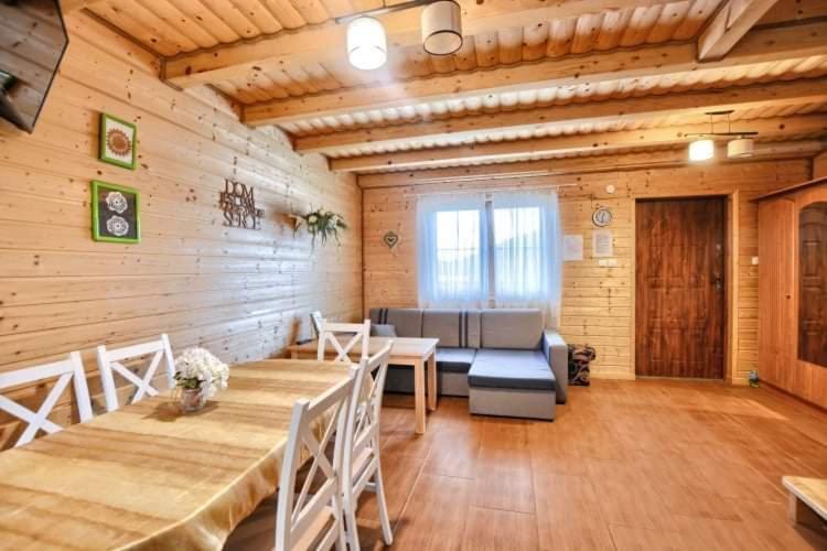 Domki Caloroczne Domkowstwo Bobrka Kültér fotó